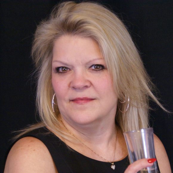 Meet your Posher, Jayne - Picture 1 of 1